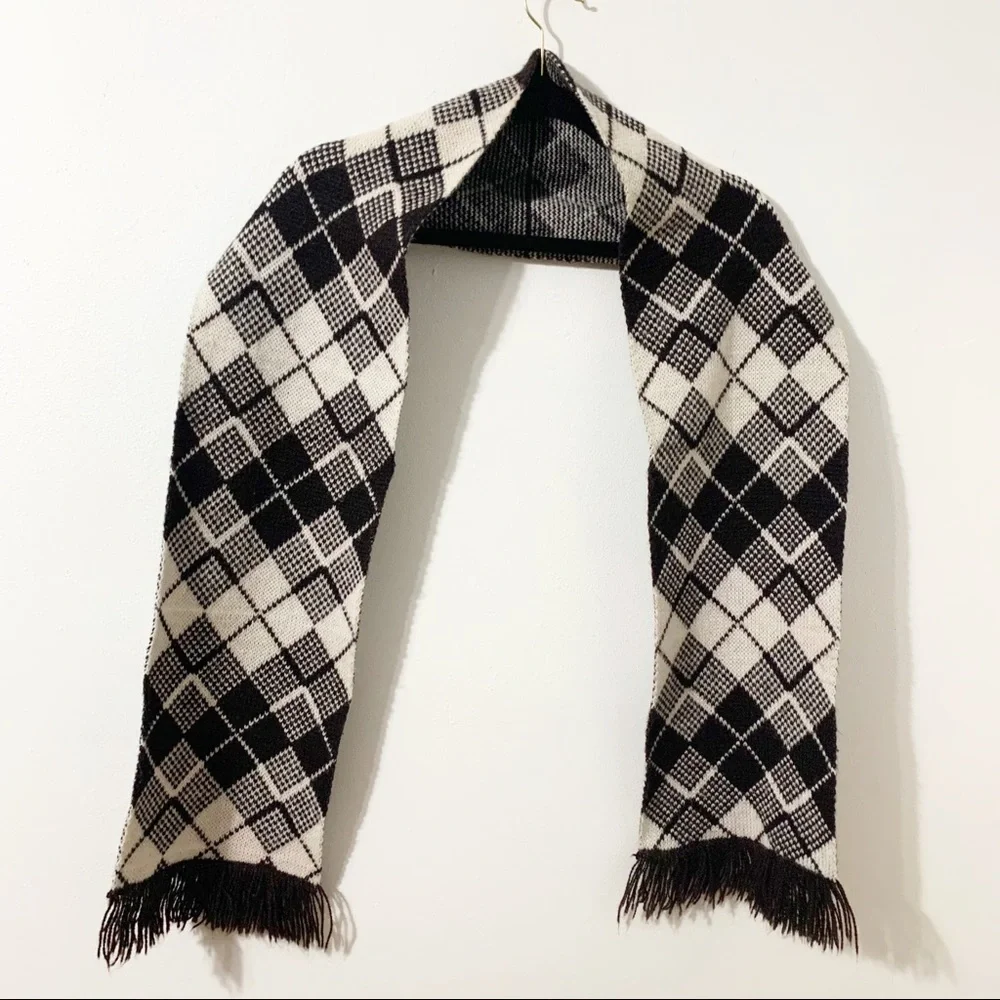Vintage Unbranded Acrylic Argyle Fringed Winter Scarf Brown and White 🟤⚪️